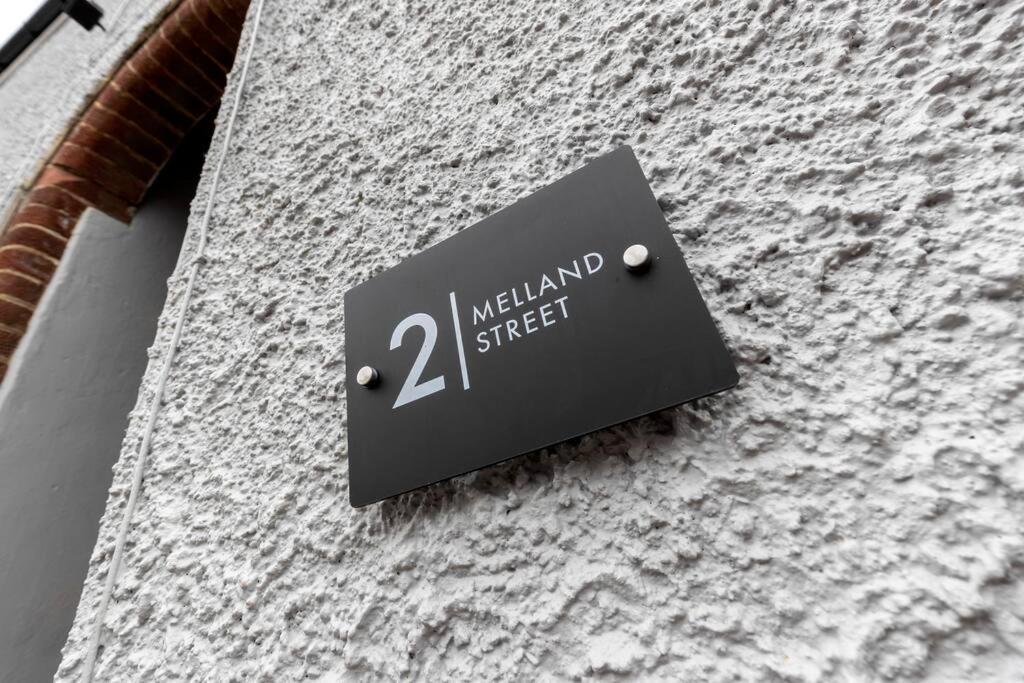 Modern Centrally Located 3 Bed Property With Tvs In Each Bedroom Super Fast Wifi And Crisp White Hotel Linen Hosted By Our Home Short Stays Darlington  Exterior foto