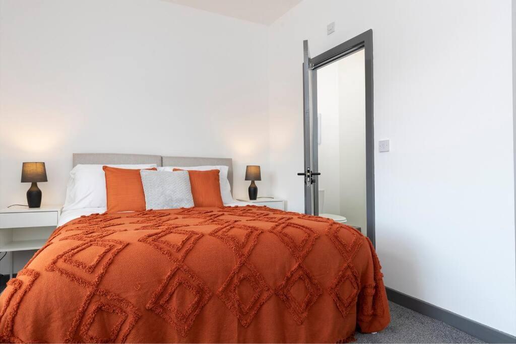 Modern Centrally Located 3 Bed Property With Tvs In Each Bedroom Super Fast Wifi And Crisp White Hotel Linen Hosted By Our Home Short Stays Darlington  Exterior foto